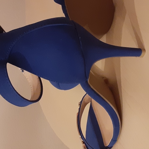 Blue Willow Evening Heels - Picture 11 of 12